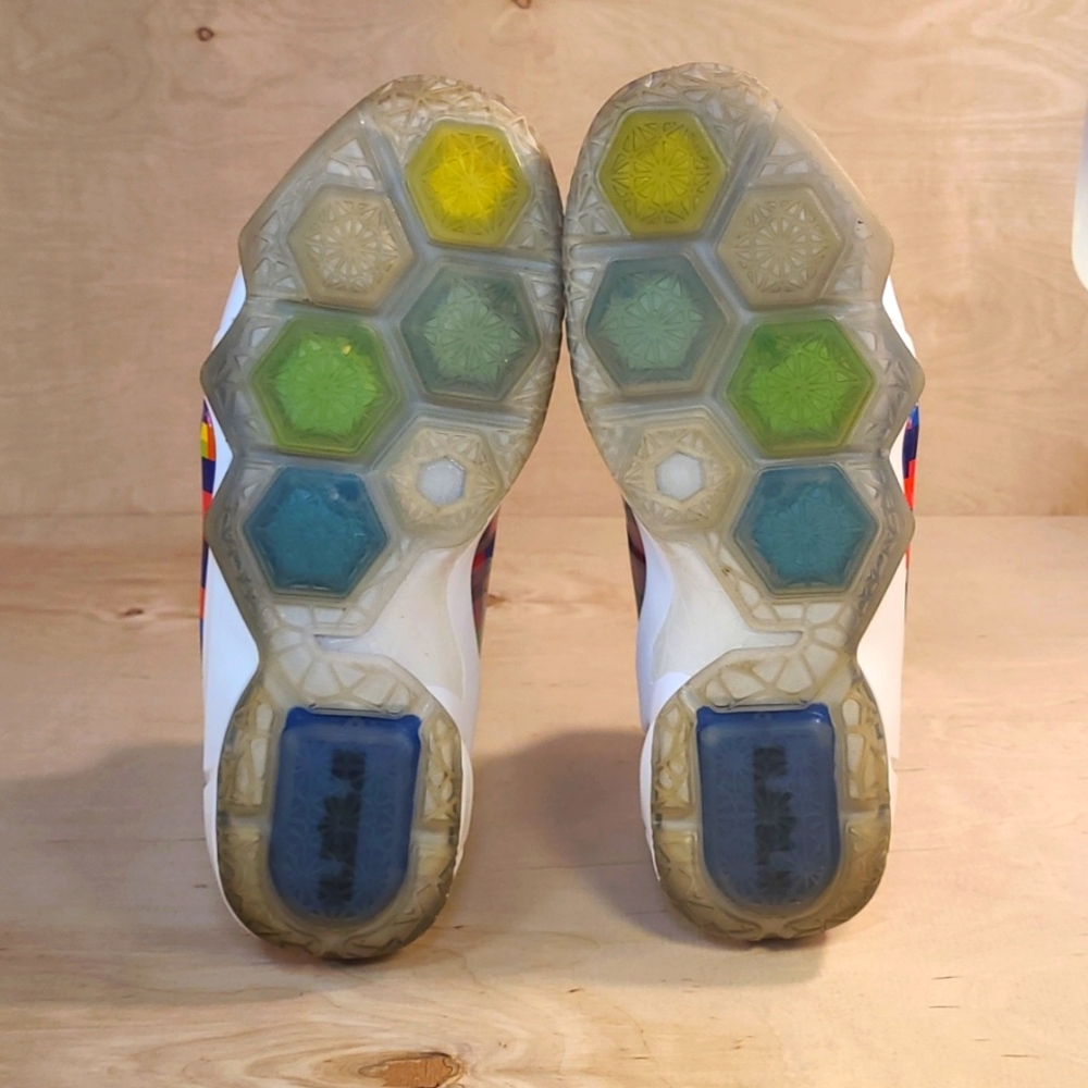 Nike LeBron James 12 Prism Finish Your Breakfast Size 9.5 Men's Shoes 748861-900 - Picture 10 of 13